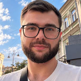 Dmytro K, Senior Mobile Developer (iOS & Android)